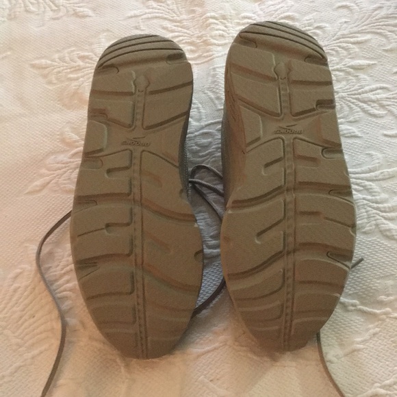 Shoes - Picture 4 of 4